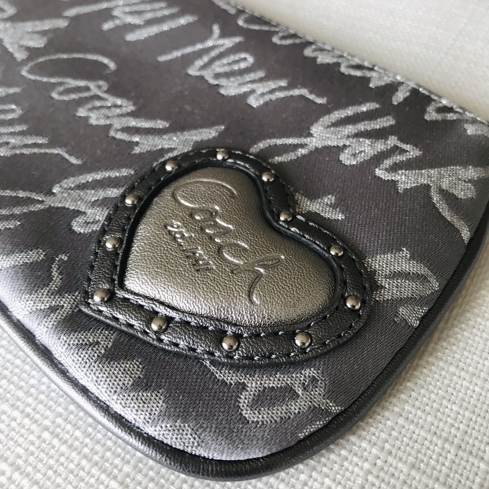 Coach Poppy Script Studded Heart Metallic Wristlet Y2K Collectible - Picture 11 of 15